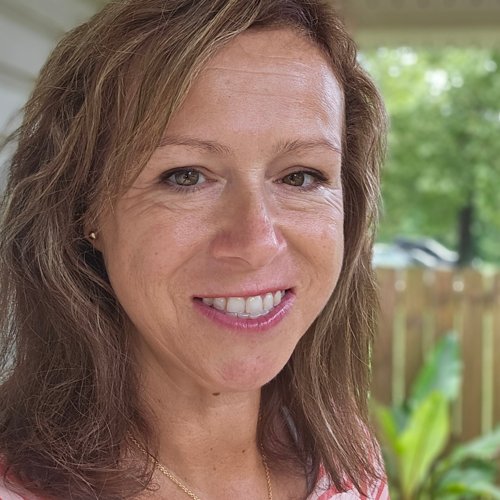 Kimberly Keech smiling on her porch